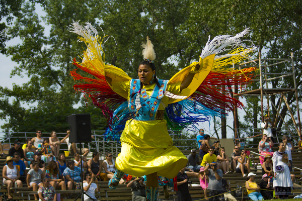 Kanien’kehá:ka Dancer