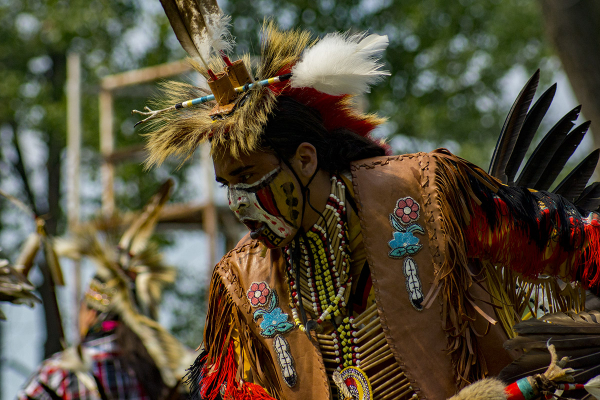 Kanien’kehá:ka Dancer