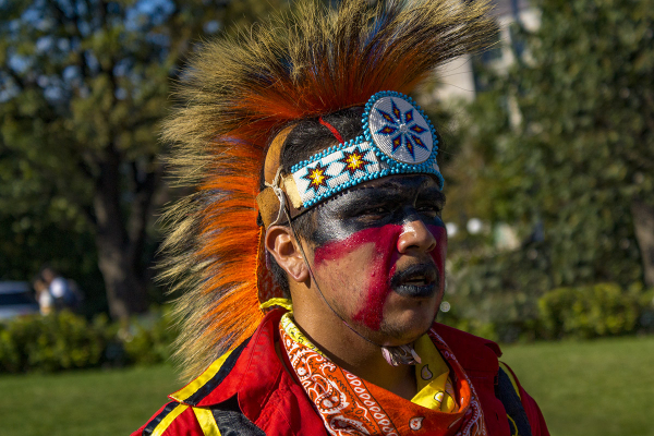 Kanyen'kehà:ka Dancer