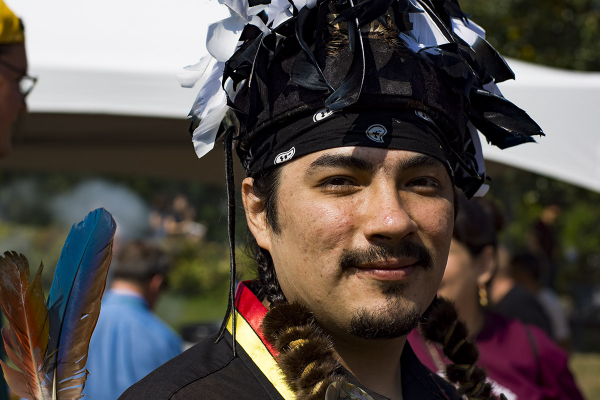 Kanyen'kehà:ka Dancer