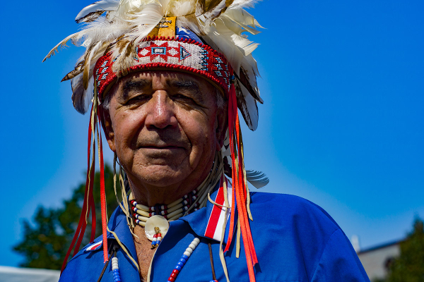 Kanyen'kehà:ka Dancer