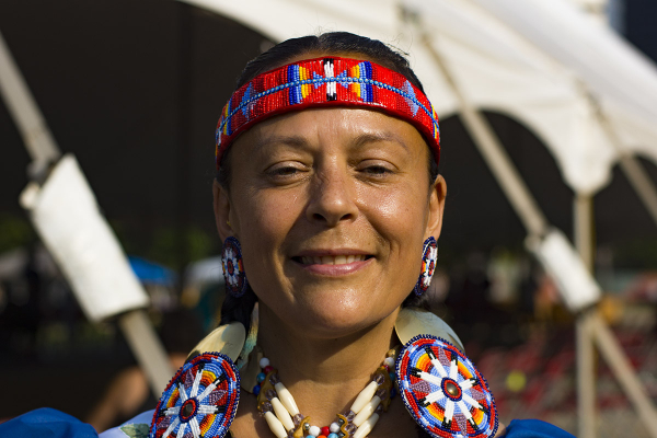 Kanyen'kehà:ka Dancer