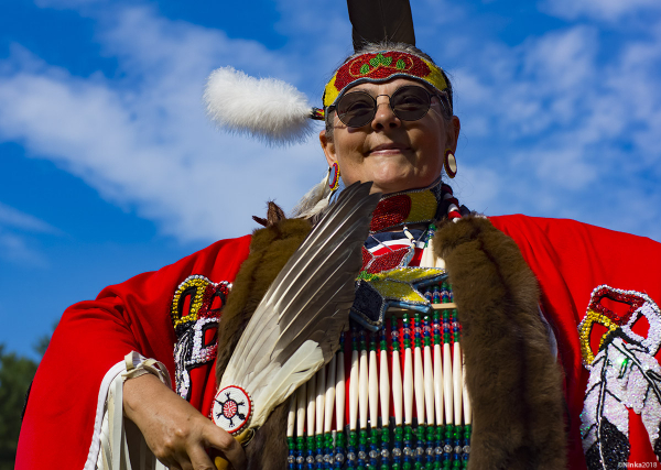 Kanien’kehá:ka Metis Dancer