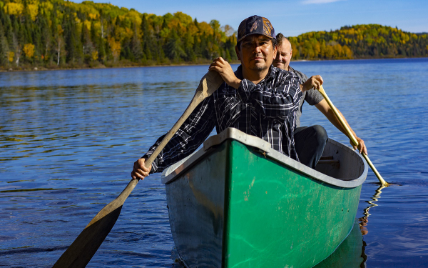 Benoît Thisselmagan and Mike Paul on the canoe