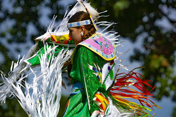 Kanien’kehá:ka Dancer