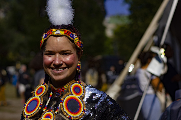 Kanyen'kehà:ka Dancer