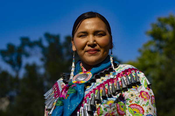 Kanyen'kehà:ka Dancer
