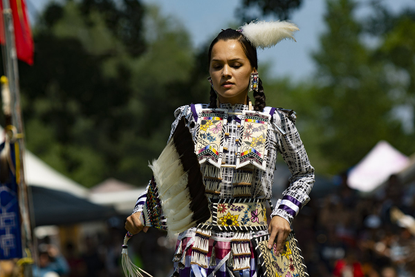 Kanien’kehá:ka Dancer