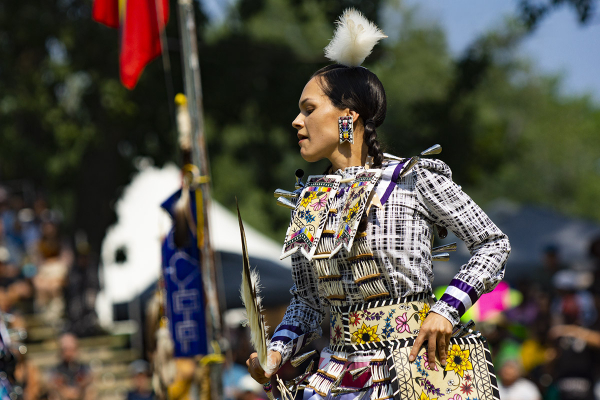 Kanien’kehá:ka Dancer