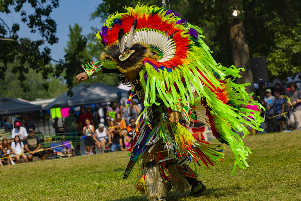 Kanien’kehá:ka Grass Dancer