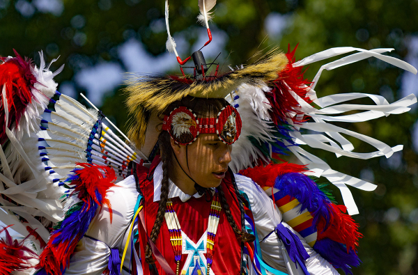 Kanien’kehá:ka Grass Dancer